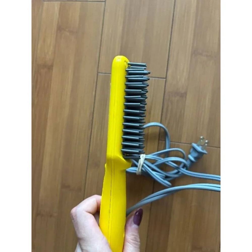 Drybar The Brush Crush Heated Straightening Brush Small WORKS